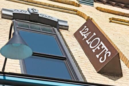 Hip Urban Loft - Small Town Charm -124 Lofts #3 West Dundee Экстерьер фото